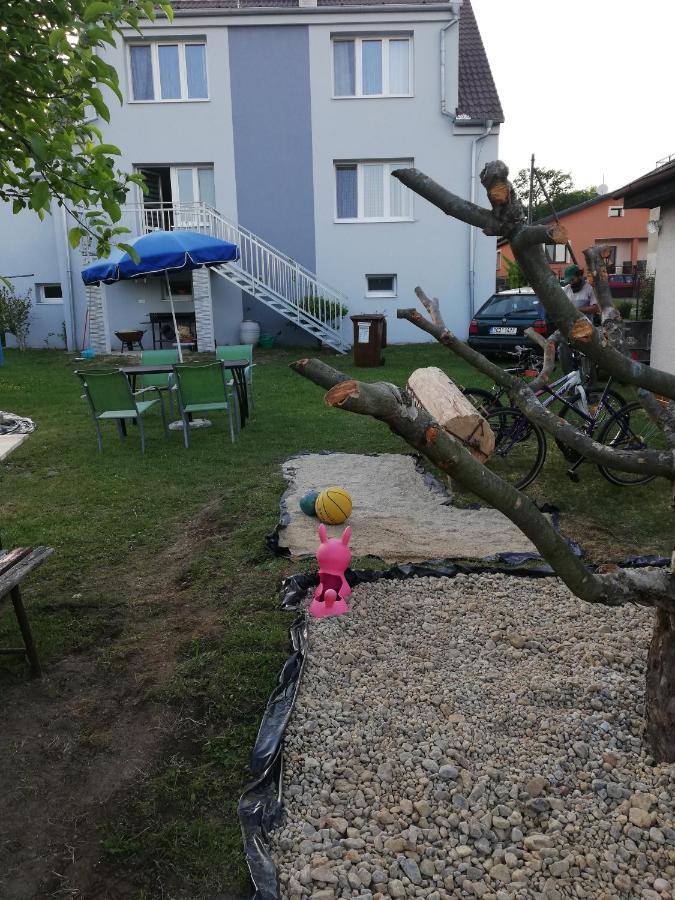 Apartmany Mk U Modre Kocky Nové Hrady Zewnętrze zdjęcie